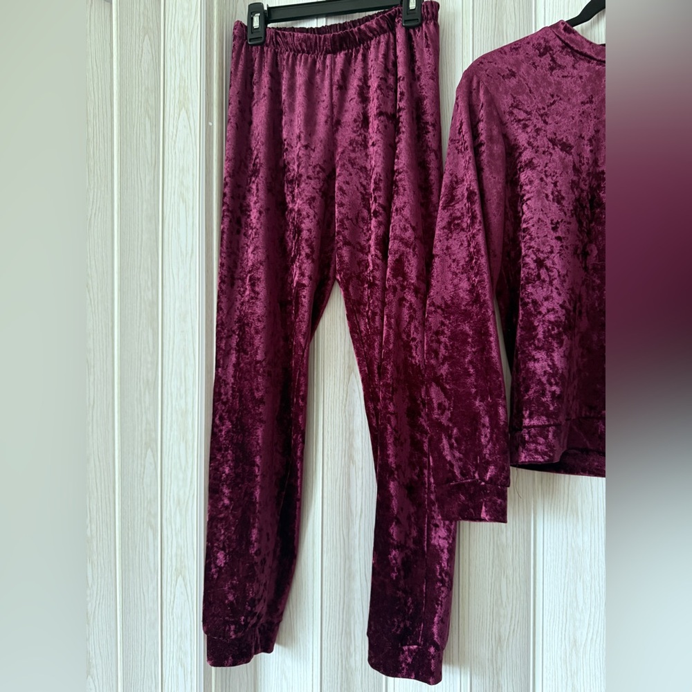 Purple Velvet Two-Piece Lounge Set - Picture 3 of 5